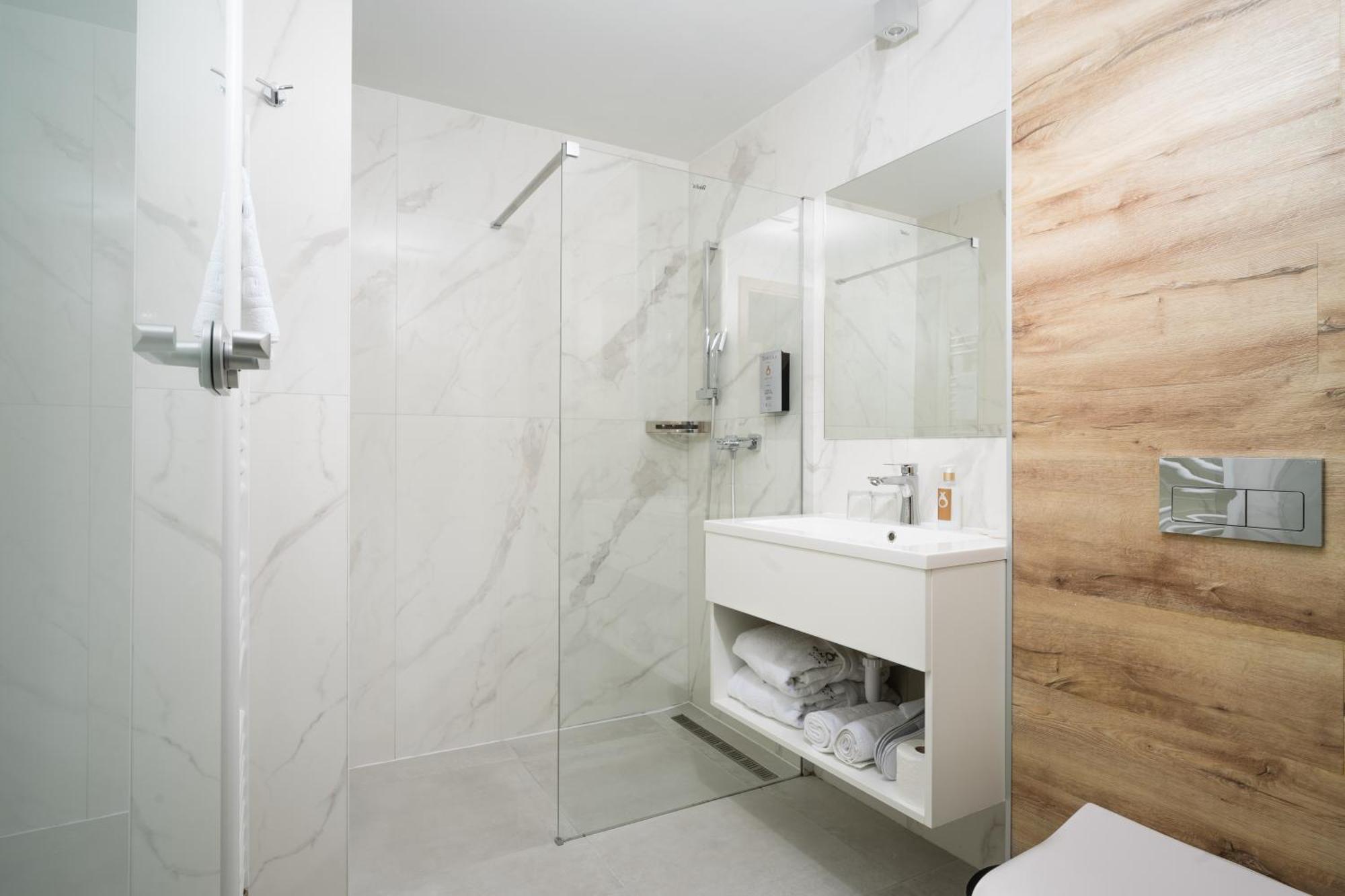 Onyx Luxury Aparthotel Sárvár Buitenkant foto